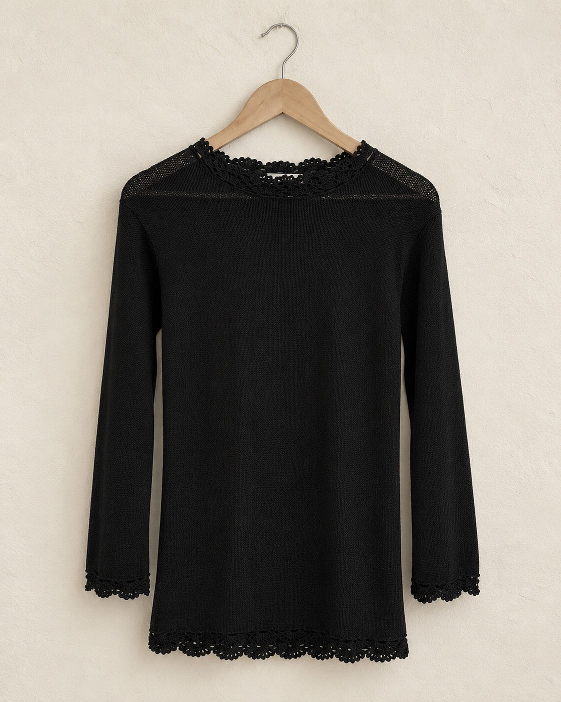 Black crochet top (s/m)