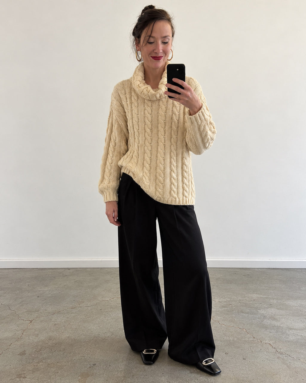 Cream cableknit sweater (m/l)
