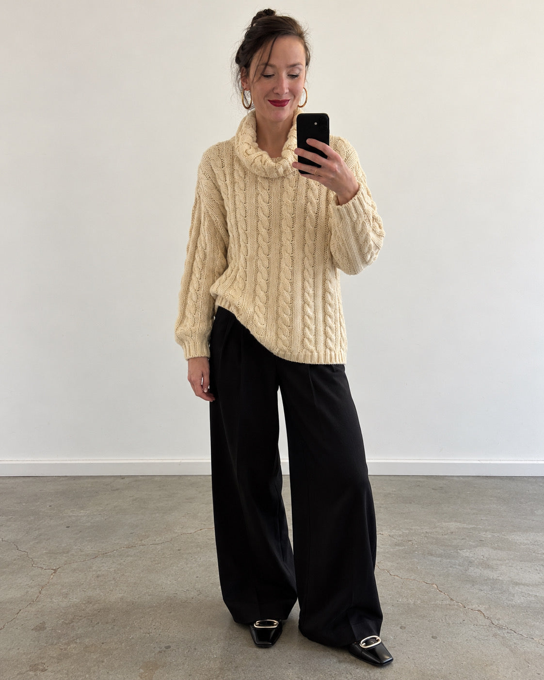 Cream cableknit sweater (m/l)