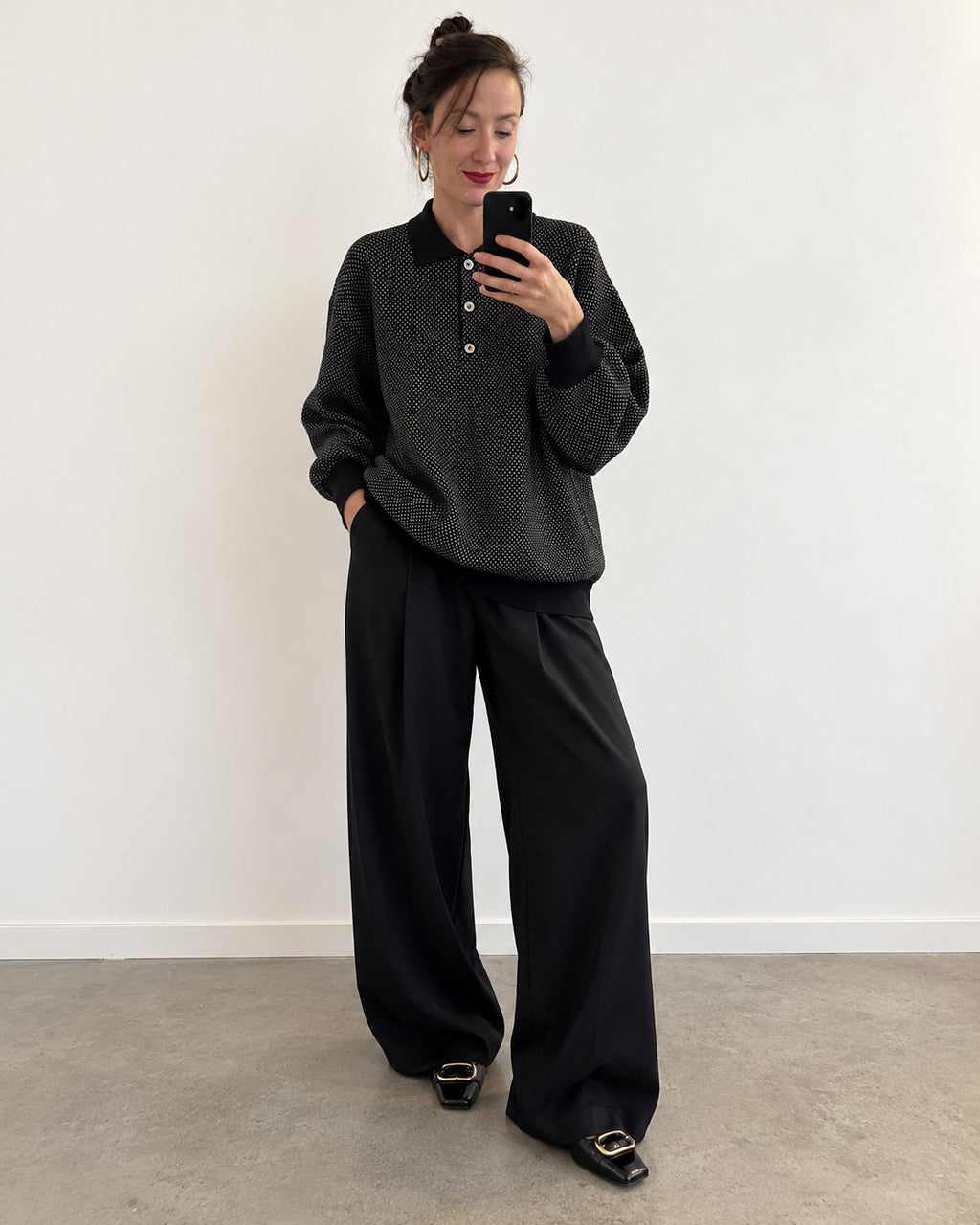 Black textured knit polo sweater (m/l)