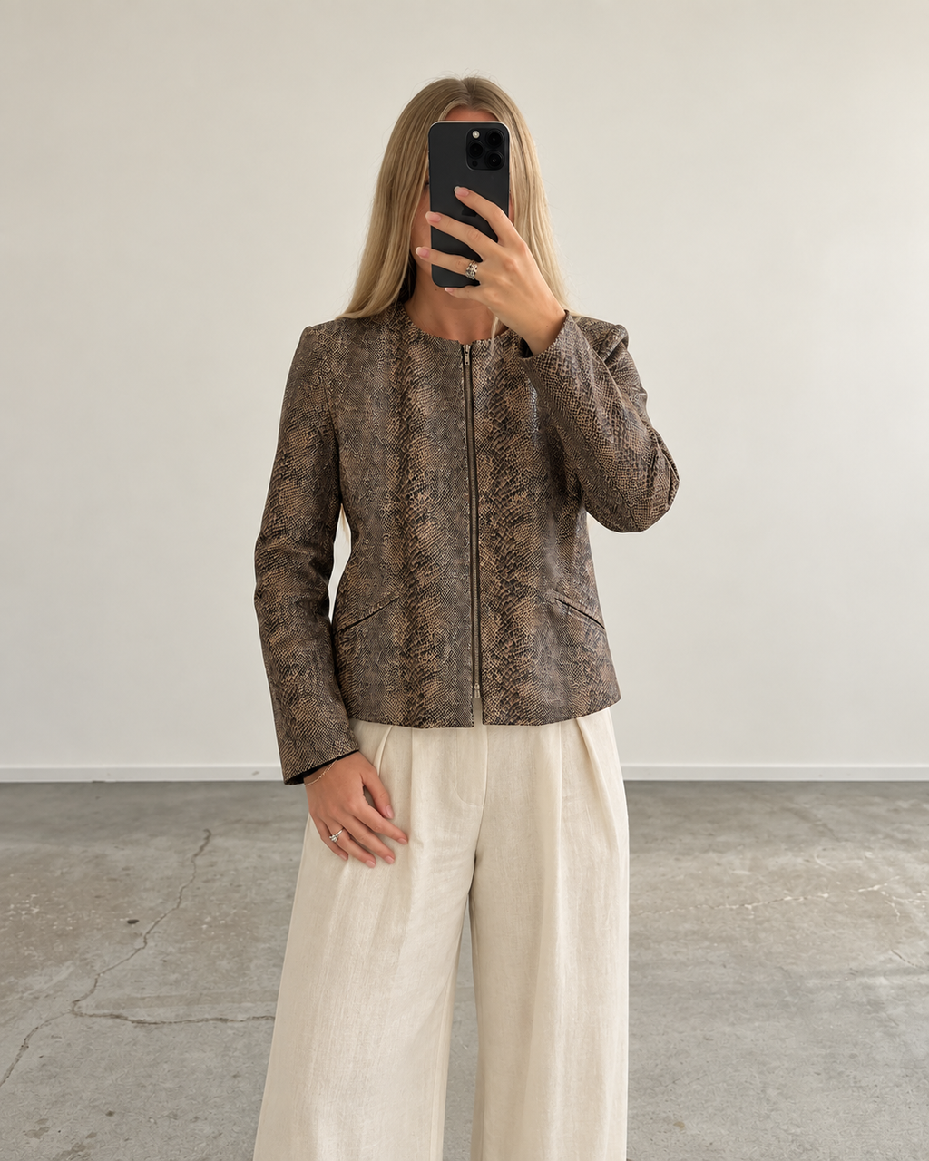 Snake print jacket (m)
