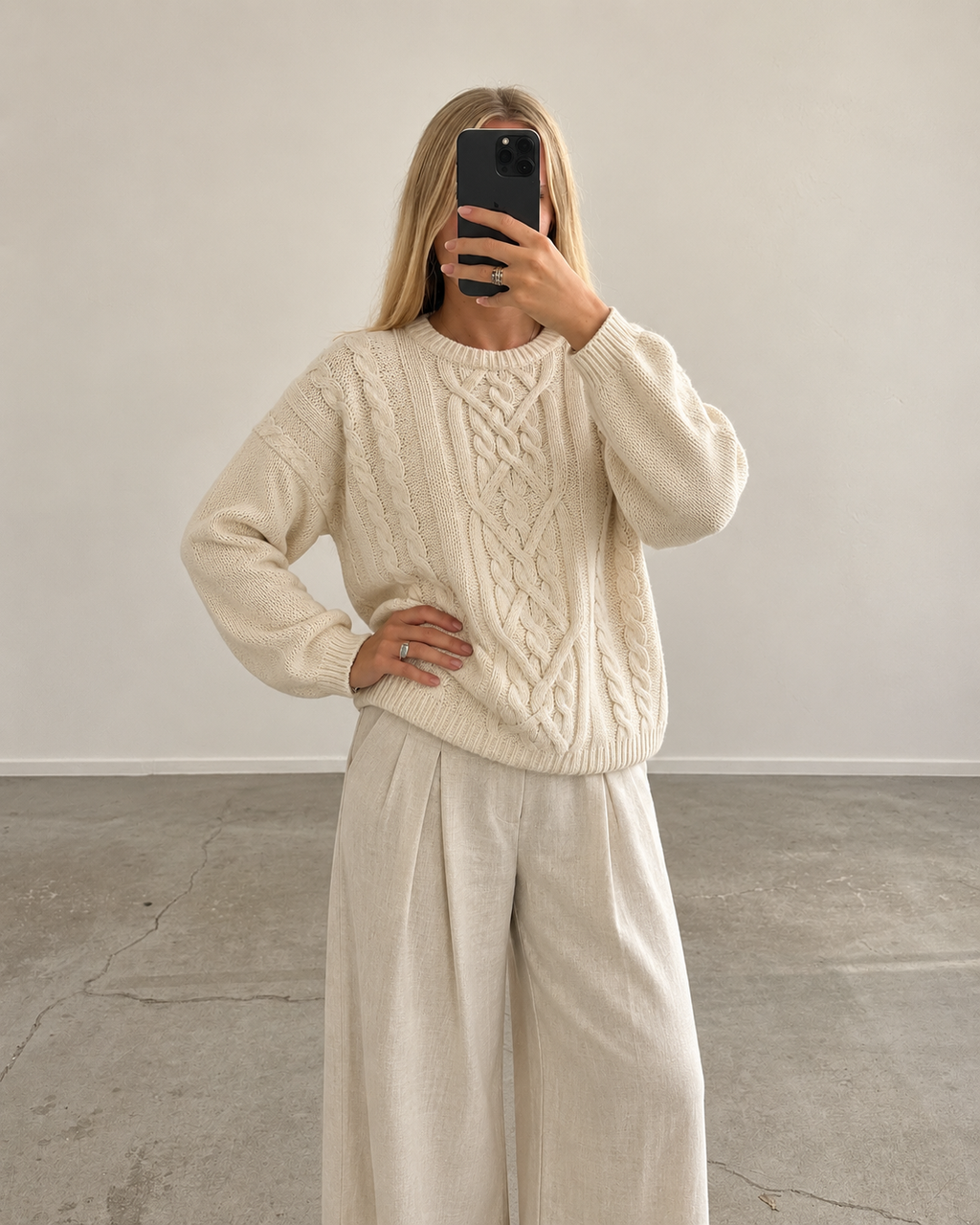 Cream cable knit sweater (m)