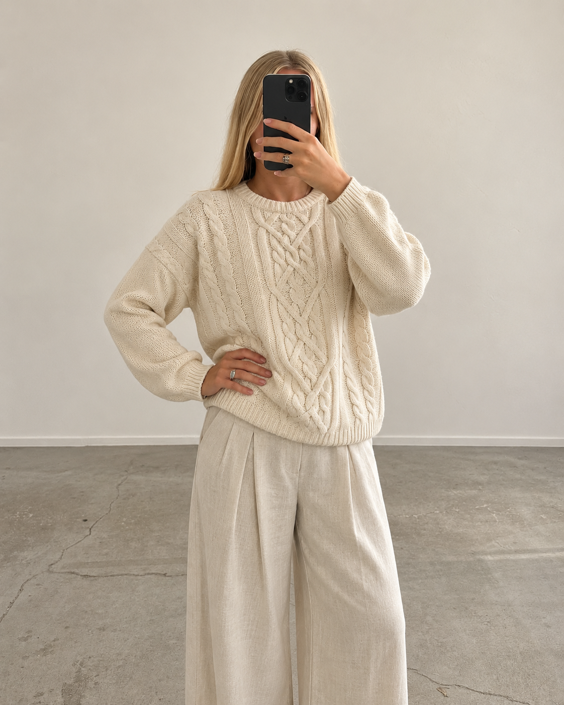 Cream cable knit sweater (m)