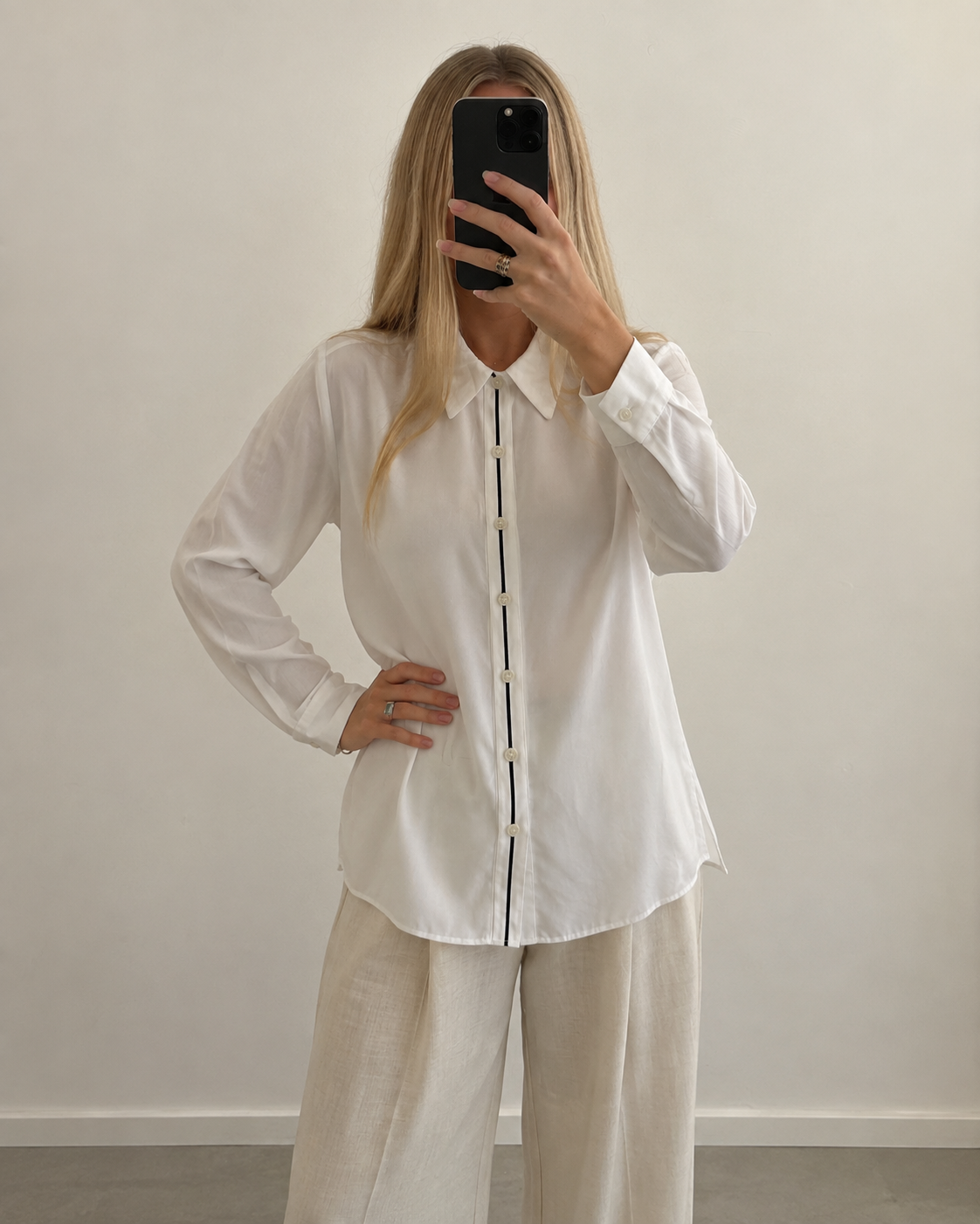 Black/white blouse (L)